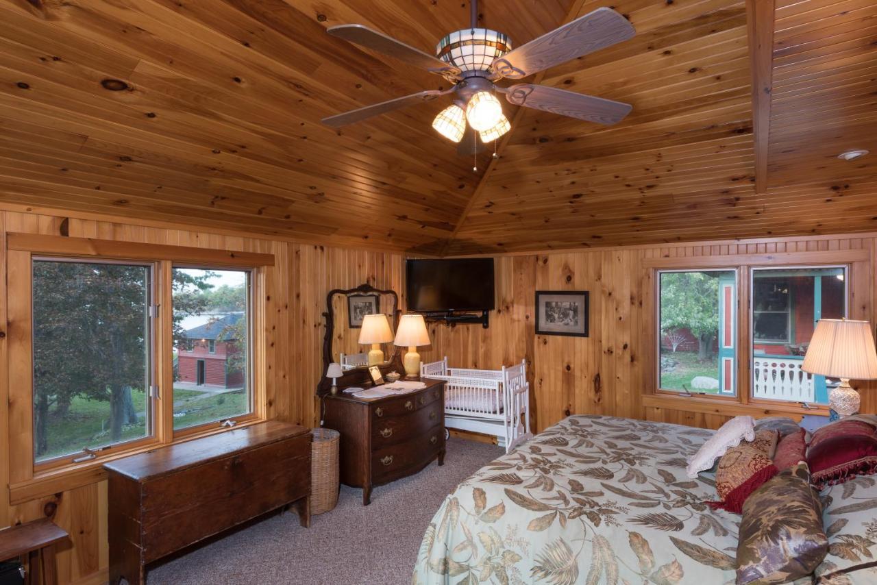 Whiskey River Cottages Formerly Seaway Slips เคลย์ตัน ภายนอก รูปภาพ